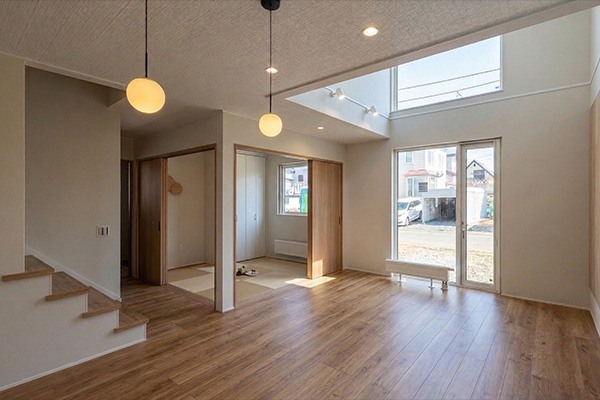 新しい北欧スタイルと吹抜が紡ぐ家