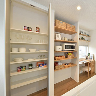 1Fキッチン/UT収納棚