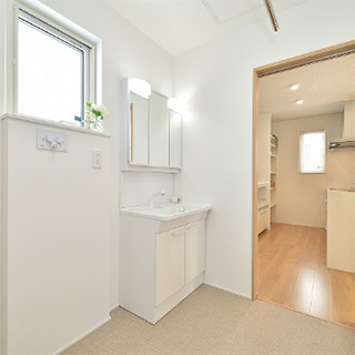 1Fキッチン→浴室