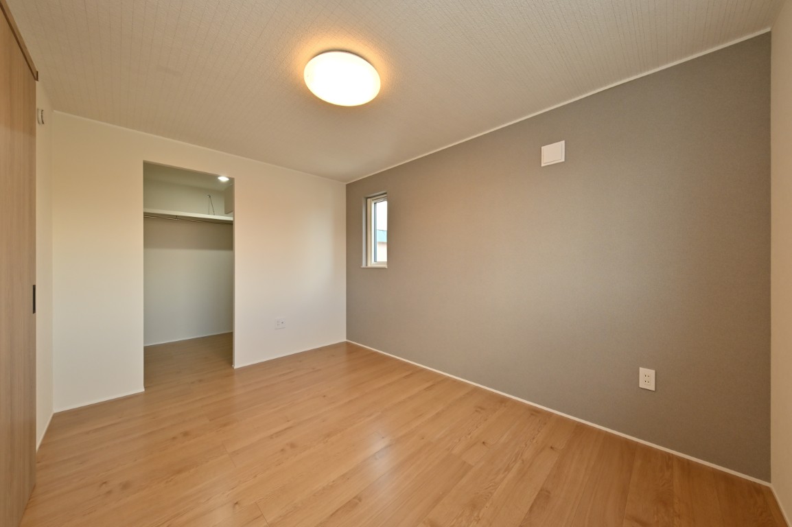 主寝室にはウォークインクローゼットを完備！