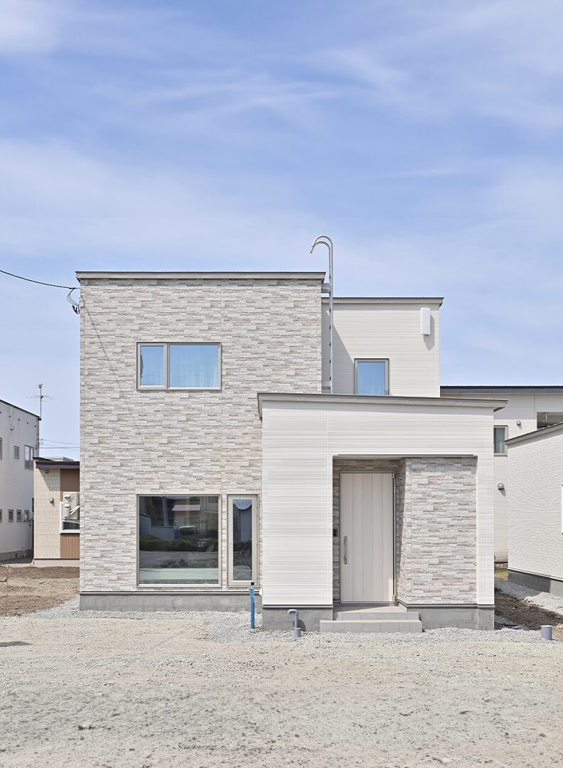 ニュアンスグレー＆家事ラク設計のシンプルで上質な住まい