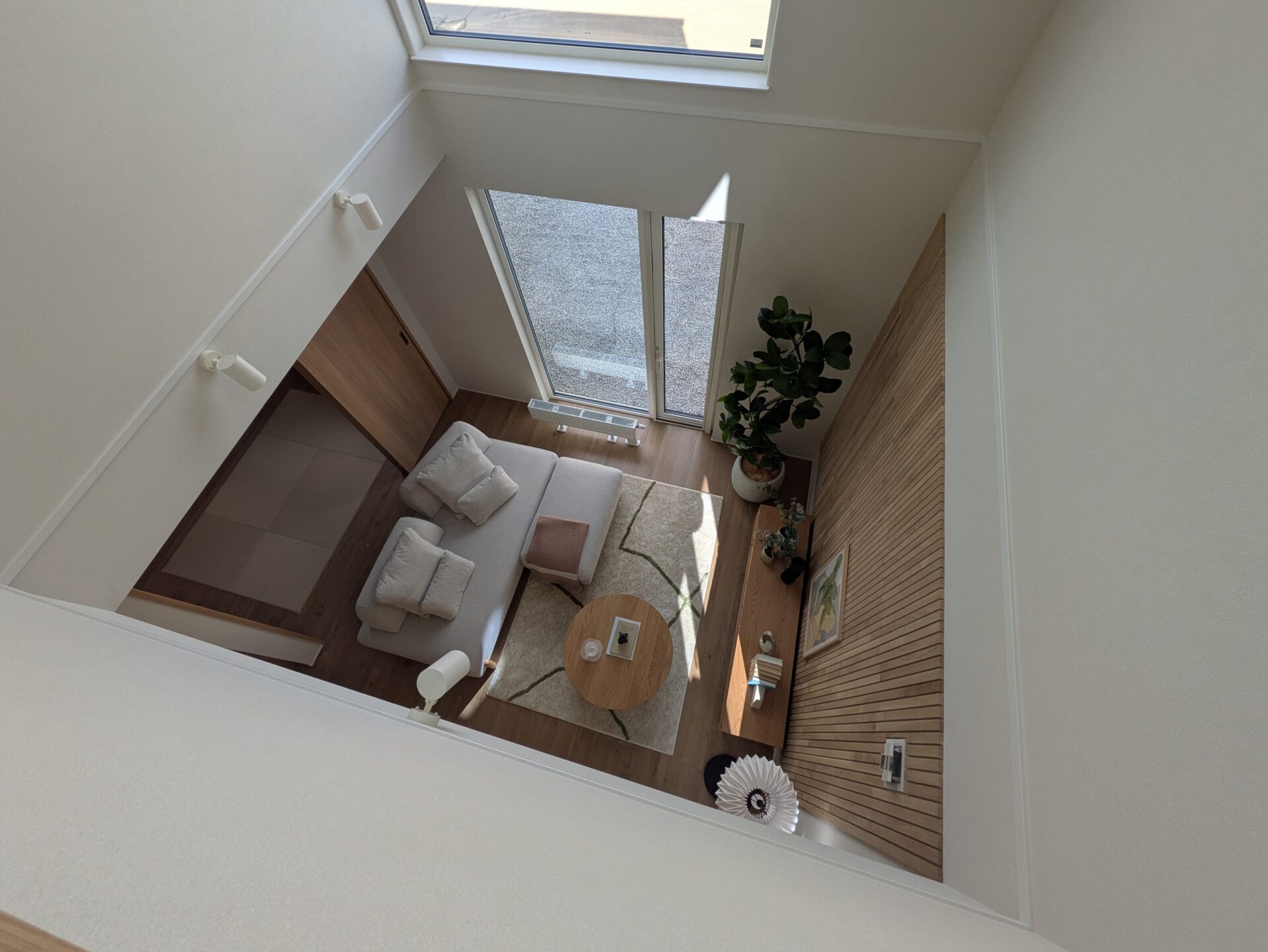 新しい北欧スタイルと吹抜が紡ぐ家【東旭川展示場】